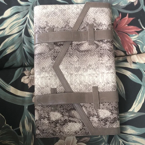 Shiraleah snake skin clutch - Picture 2 of 12